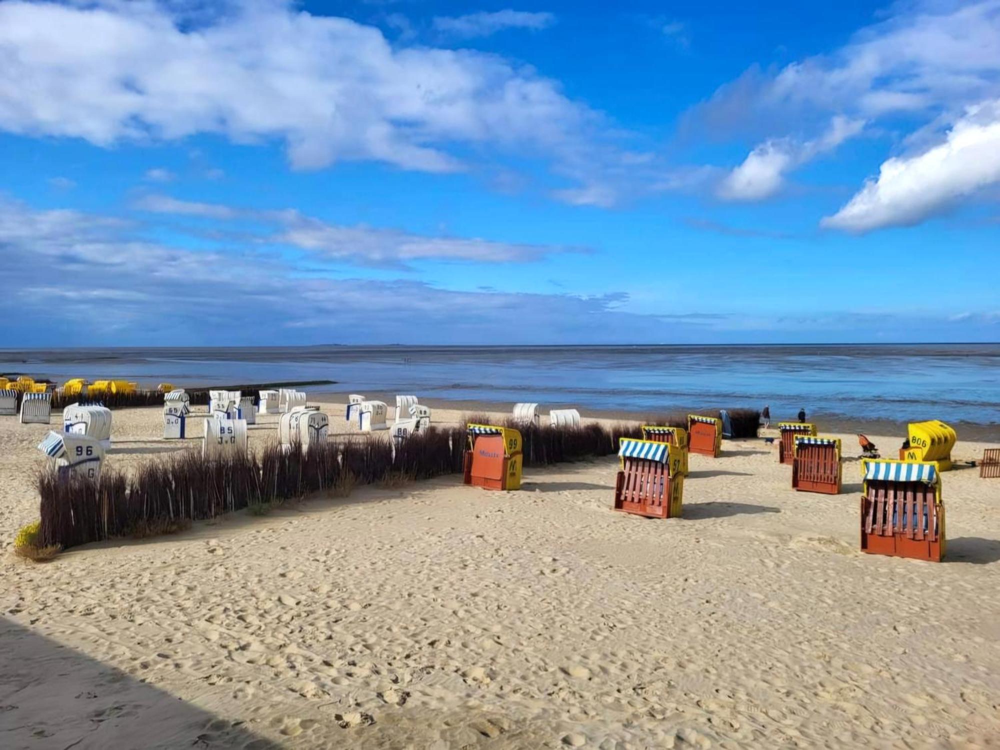 Strandloft Cuxhaven Im Haus Frauenpreiss Sahlenburg - Strandnah - 2 Hunde Willkommen -Schwimmbad - Sauna - Direkt Am Wald - Dachterrasse Mit Blick Nach Neuwerk المظهر الخارجي الصورة