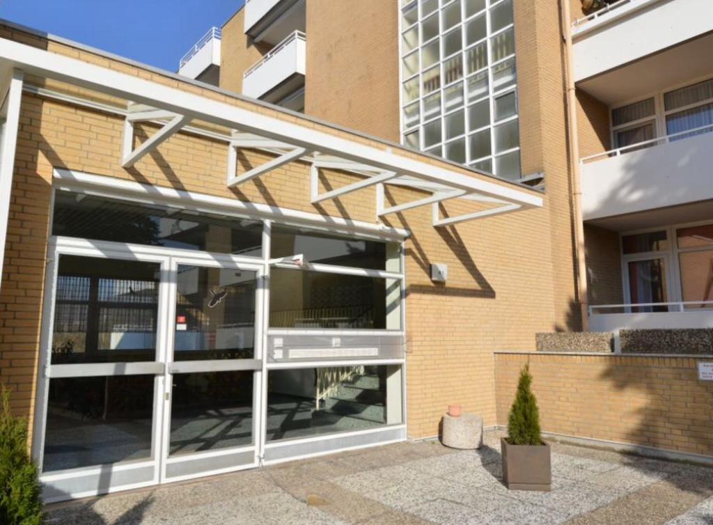 Strandloft Cuxhaven Im Haus Frauenpreiss Sahlenburg - Strandnah - 2 Hunde Willkommen -Schwimmbad - Sauna - Direkt Am Wald - Dachterrasse Mit Blick Nach Neuwerk المظهر الخارجي الصورة